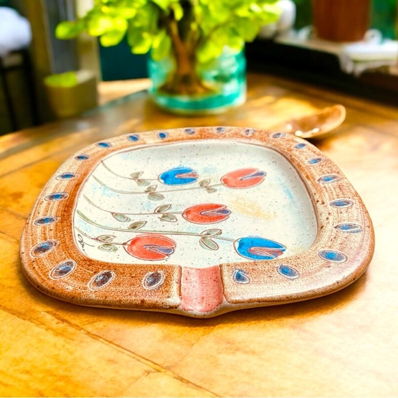 Vintage Modigliani Pezzo Unico
Vintage Italian Pottery Cigar
Ashtray - Picture 3 of 11